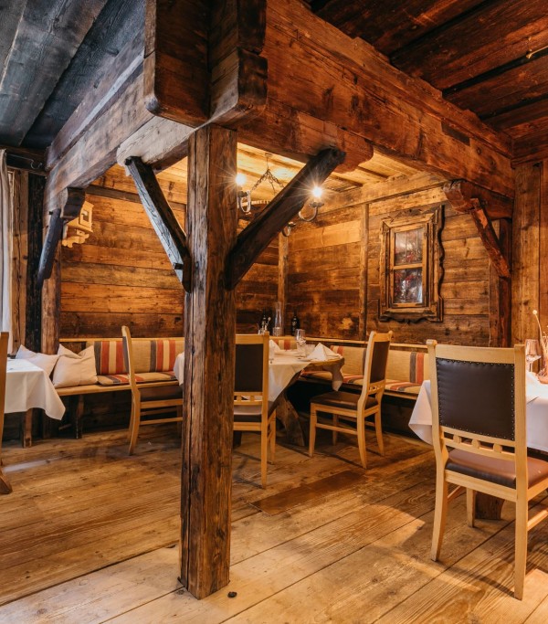 Various hotel restaurants & lounges