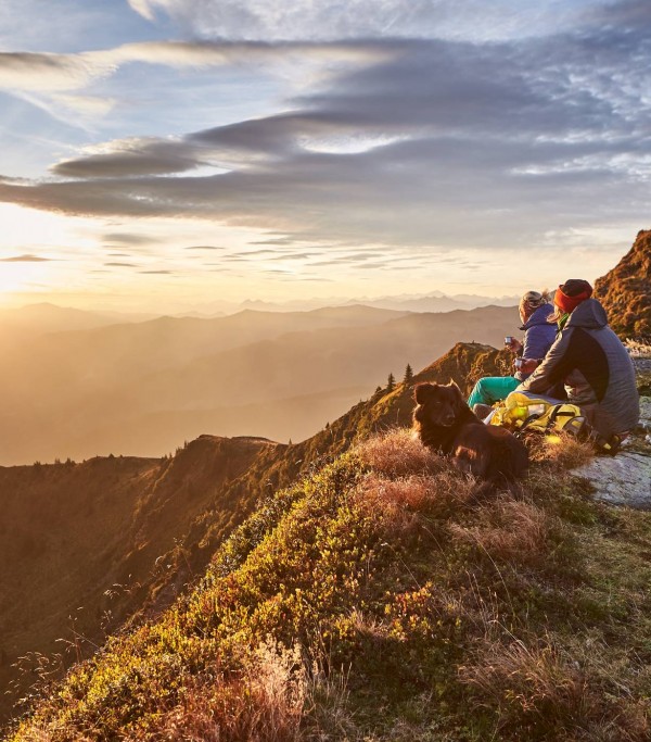 Hiking in autumn © saalbach.com, Daniel Roos