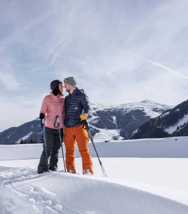 Winter hike for two © saalbach.com, Matthias Kendler-makeArt