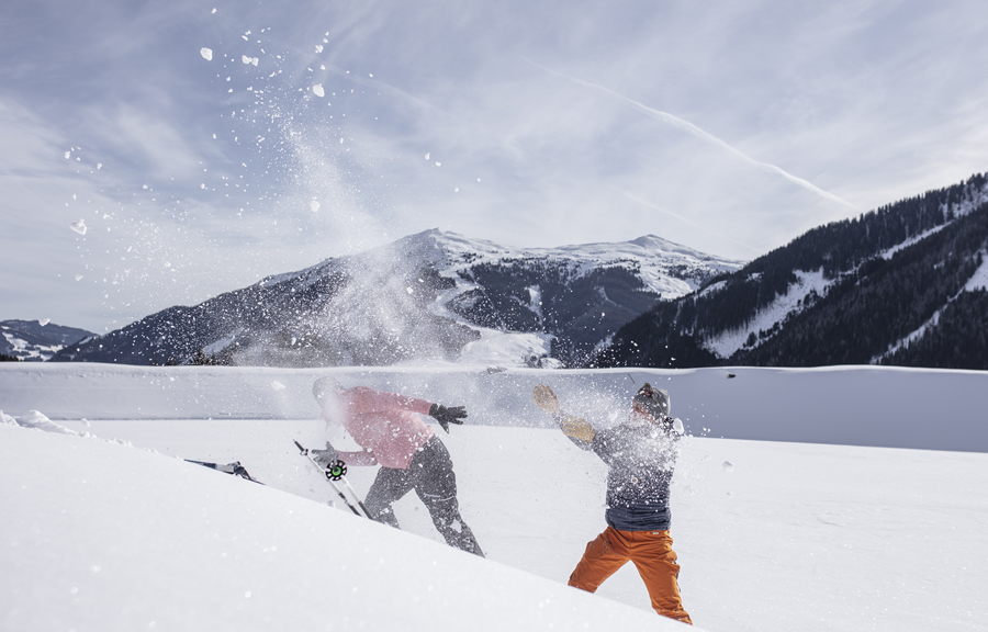 Children are playing