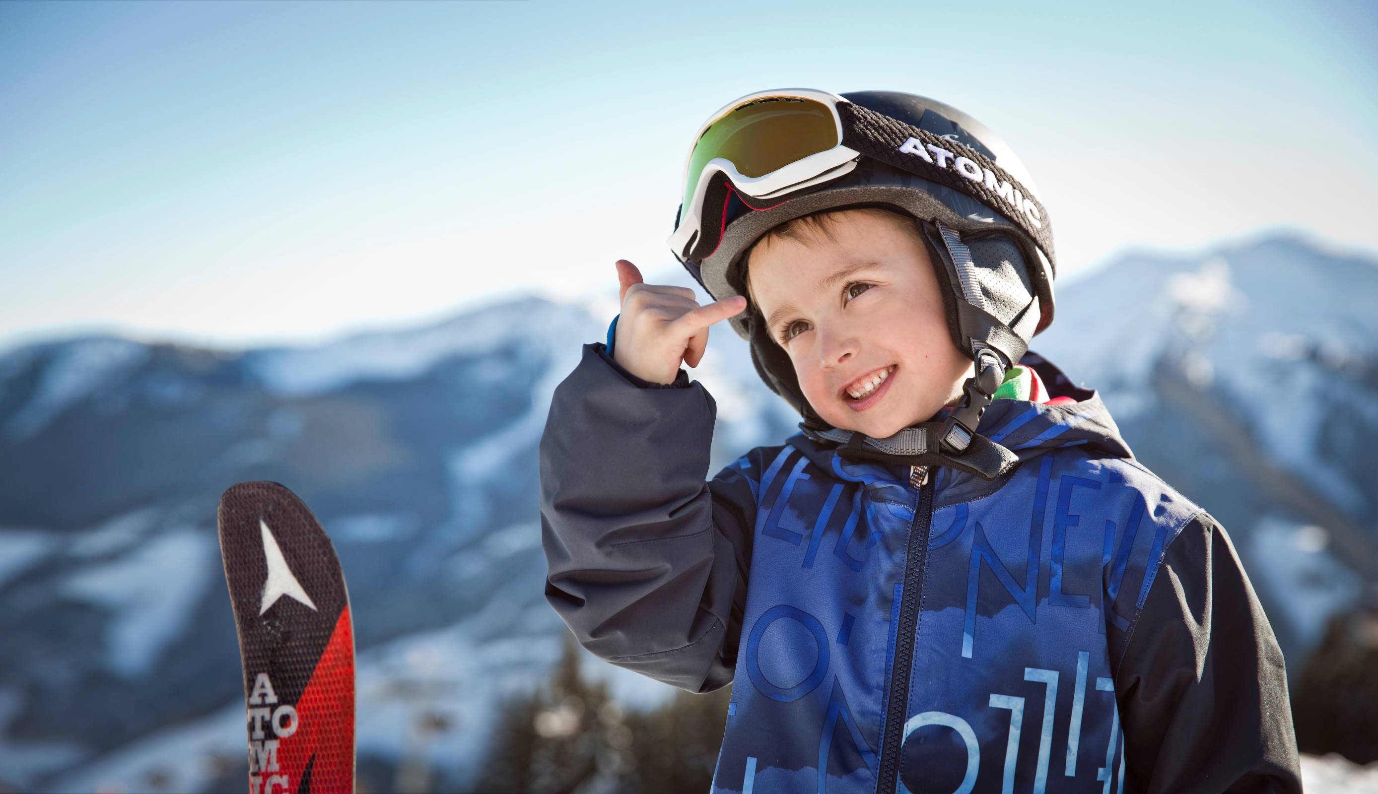 Child learns to ski © saalbach.com, Mirja Geh