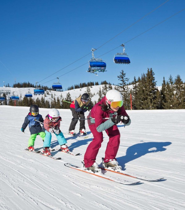 Kinder lernen Skifahren © saalbach.com, Mirja Geh